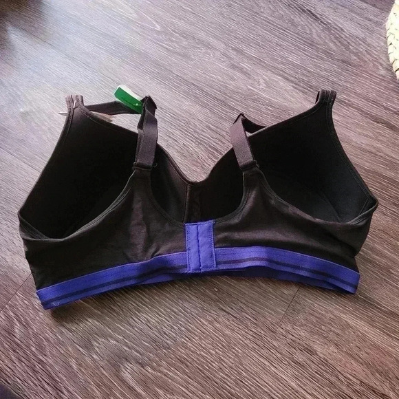 Hanes Comfort Sports Bra - Picture 2 of 3